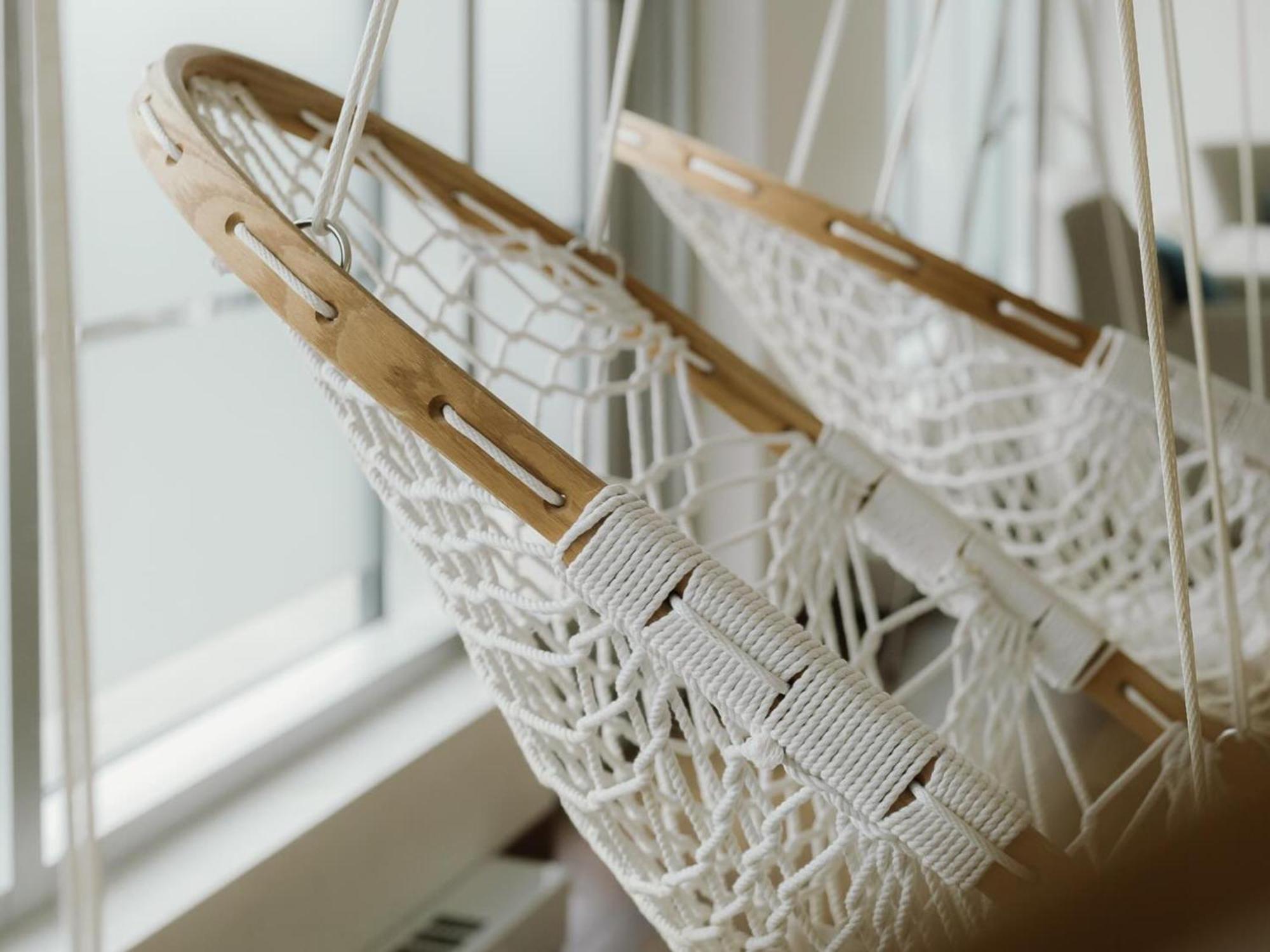 Otl Gouverneur Sherbrooke Esterno foto A hammock chair