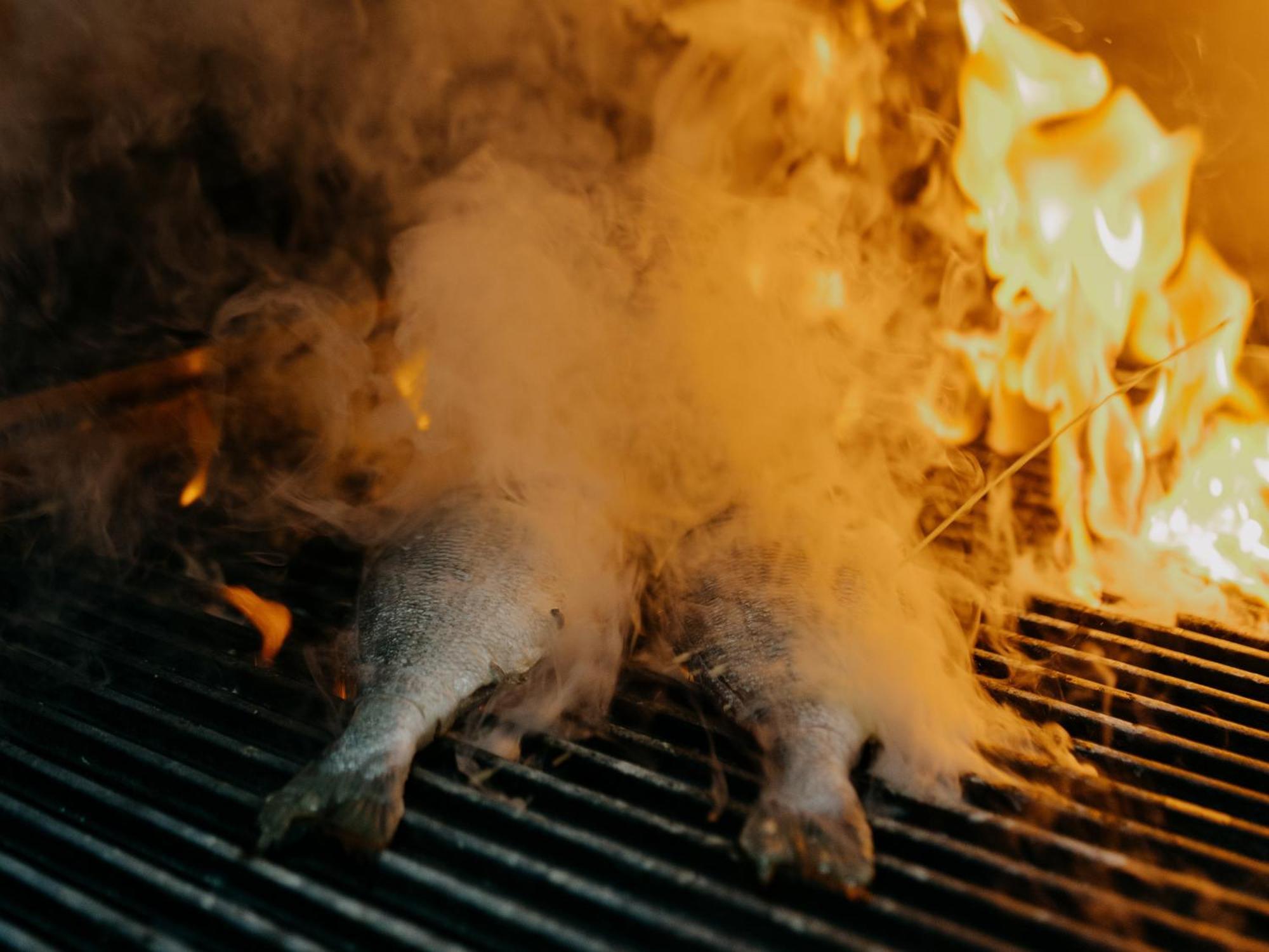 Otl Gouverneur Sherbrooke Esterno foto Smoked fish