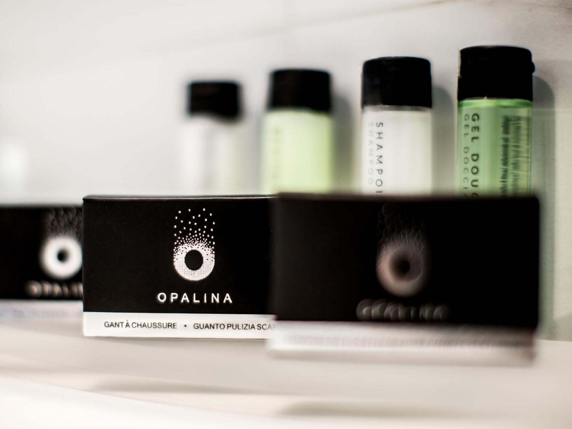 Otl Gouverneur Sherbrooke Esterno foto Opalina products